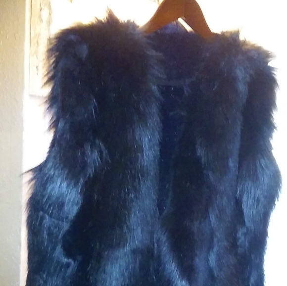 NWT - Black CODE-OS Faux Fur Vest - Picture 7 of 7